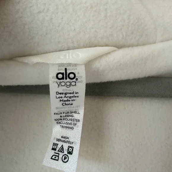 ALO Yoga Soft White Sherpa Jacket